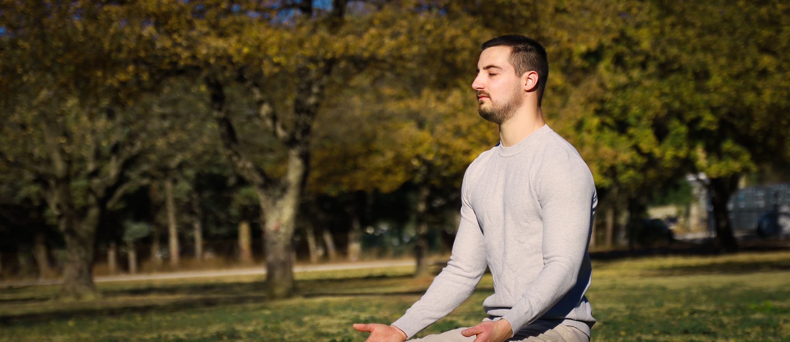 La respiration, bien plus qu’un simple réflexe, est un pilier de notre bien-être et de nos performances. Souvent négligée, elle influence pourtant notre corps et notre esprit au quotidien : elle